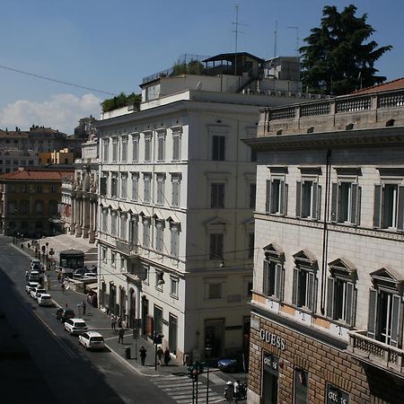 Hotel St. Moritz Рим Екстериор снимка