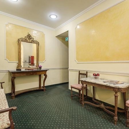 Hotel St. Moritz Рим Екстериор снимка