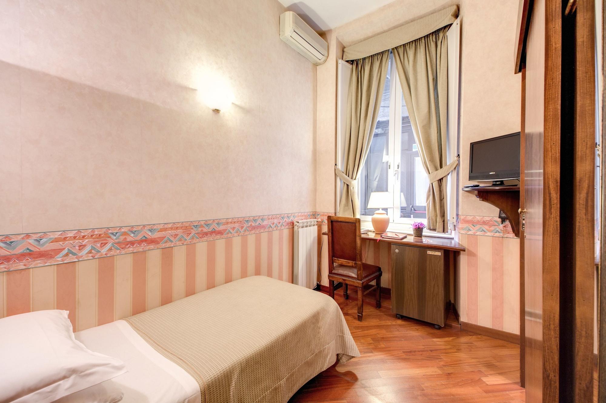 Hotel St. Moritz Рим Екстериор снимка