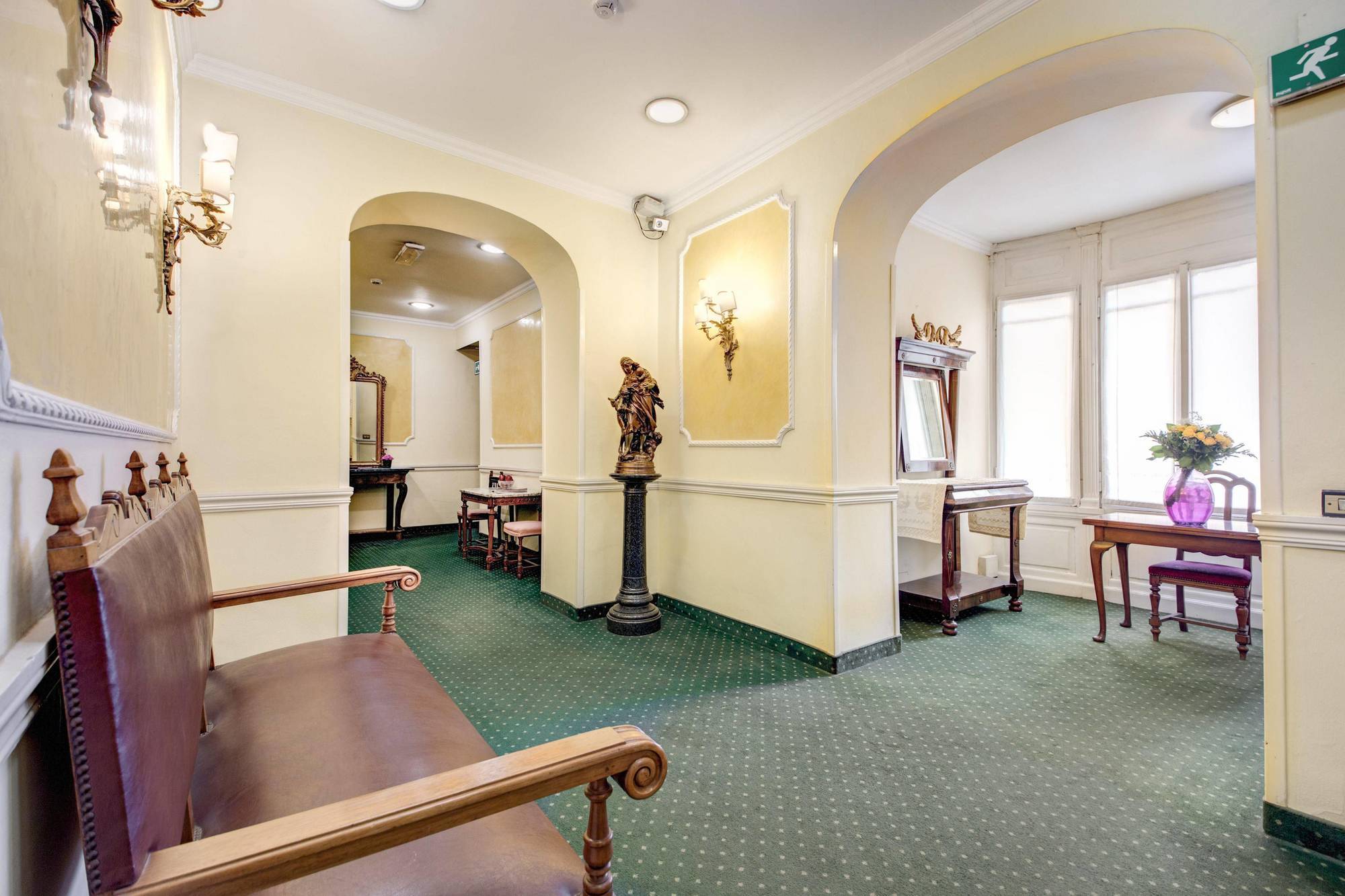 Hotel St. Moritz Рим Екстериор снимка