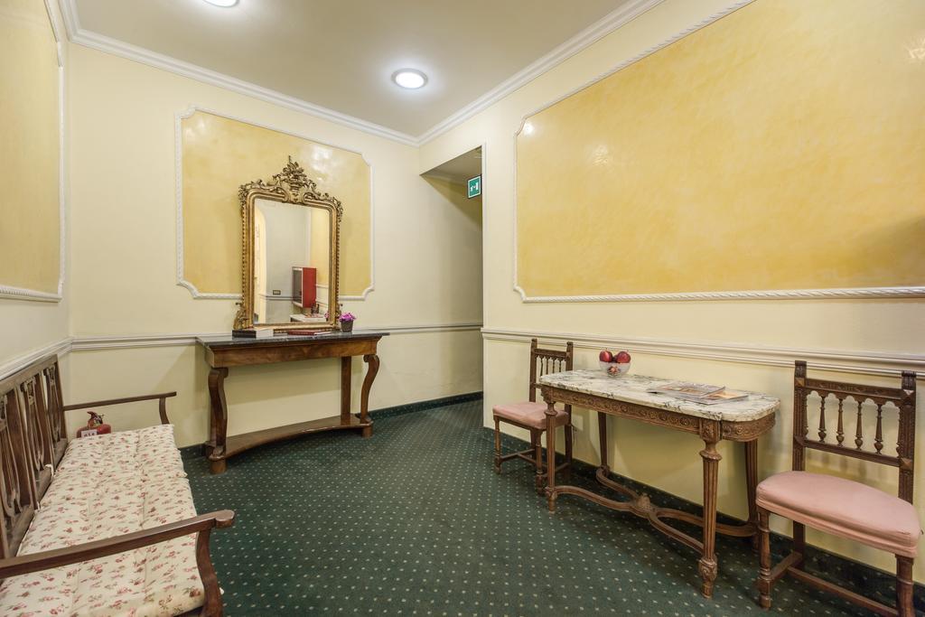 Hotel St. Moritz Рим Екстериор снимка